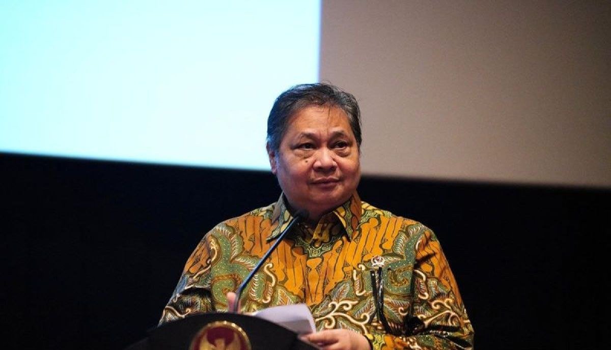 Menko Perekonomian Airlangga Hartarto berbicara di podium